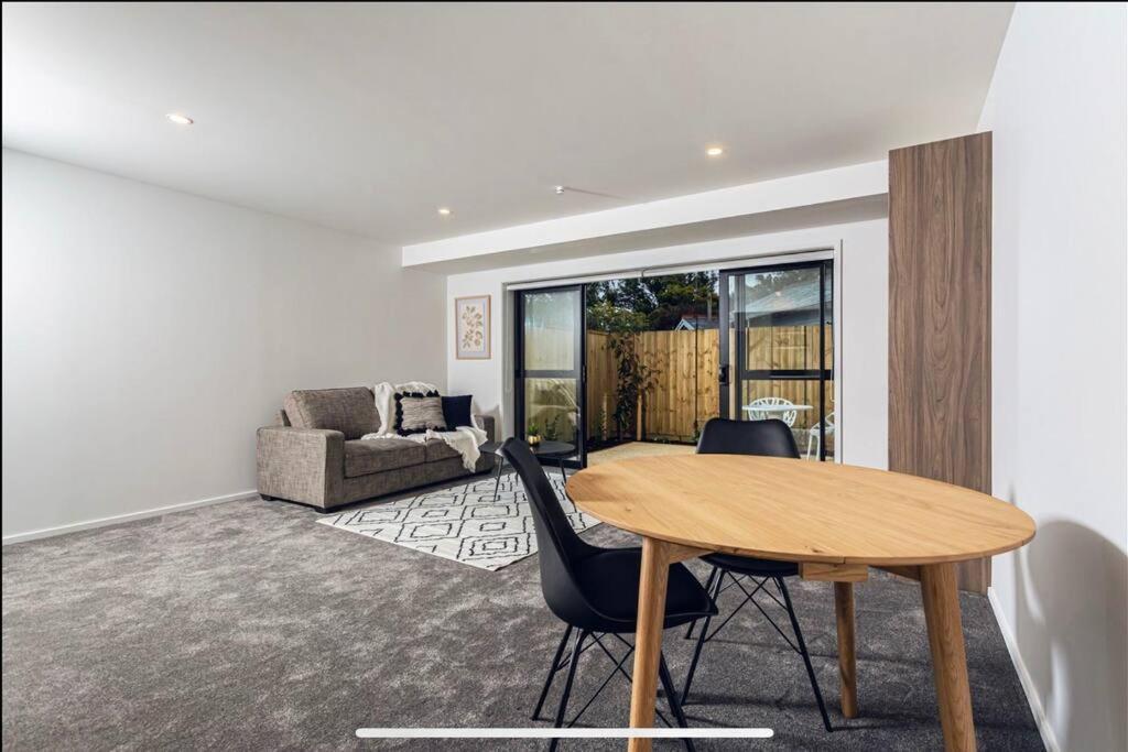 City Centre Apartment Close To Hagley Park ไครสต์เชิร์ช ภายนอก รูปภาพ